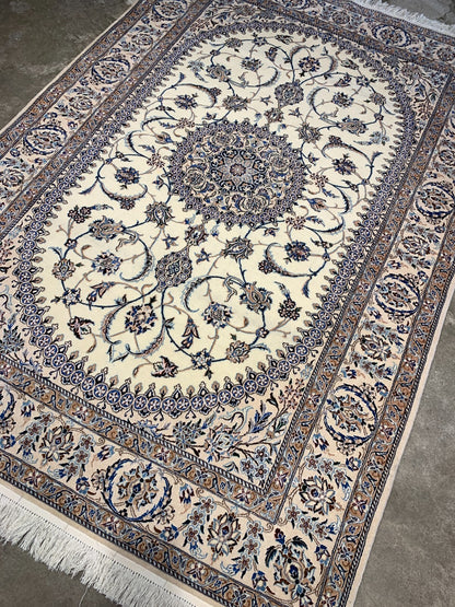 4'4"x6'4" Fine Hand-Knotted Wool & Silk Blend Naine Carpet - Area Rug