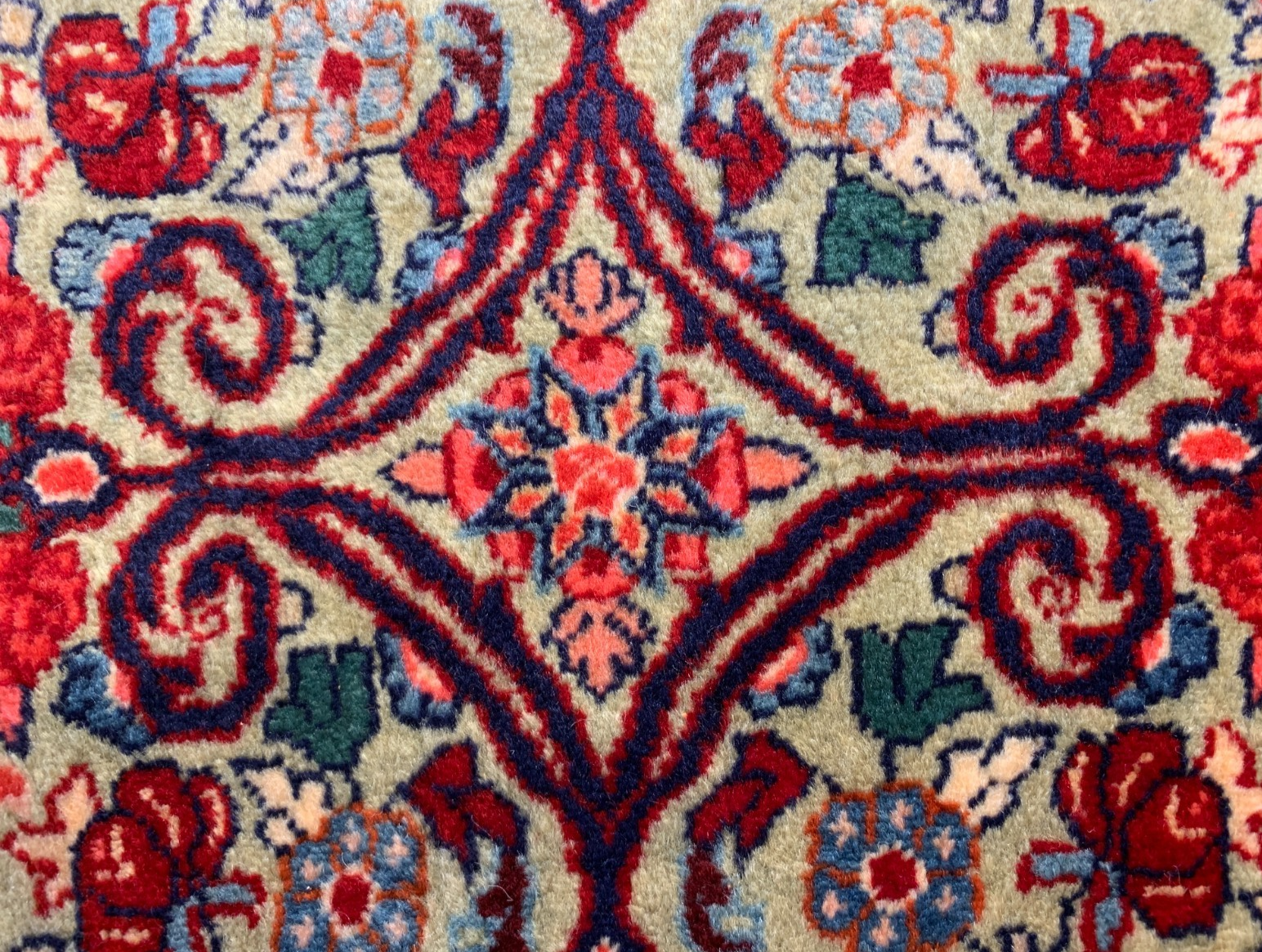 3'8"x4'11'' Hand-Knotted 100% Wool Bidjare Area Rug - Area Carpet