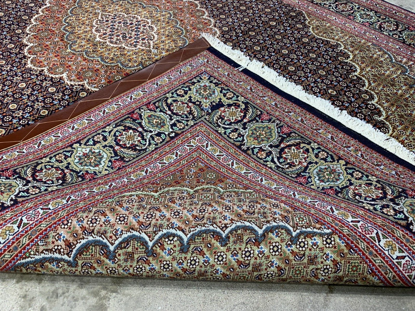 5'1"x7'2" Fine Hand-Knotted Wool & Silk Blend Tabrize Mahi Carpet - Area Rug