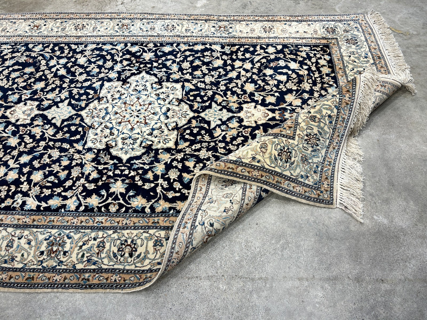 Collector Item - Very Fine 4'2"x6'3" Antique Hand-Knotted 100% Wool Naine Rug