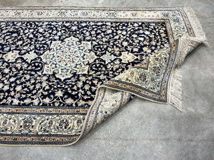 Collector Item - Very Fine 4'2"x6'3" Antique Hand-Knotted 100% Wool Naine Rug