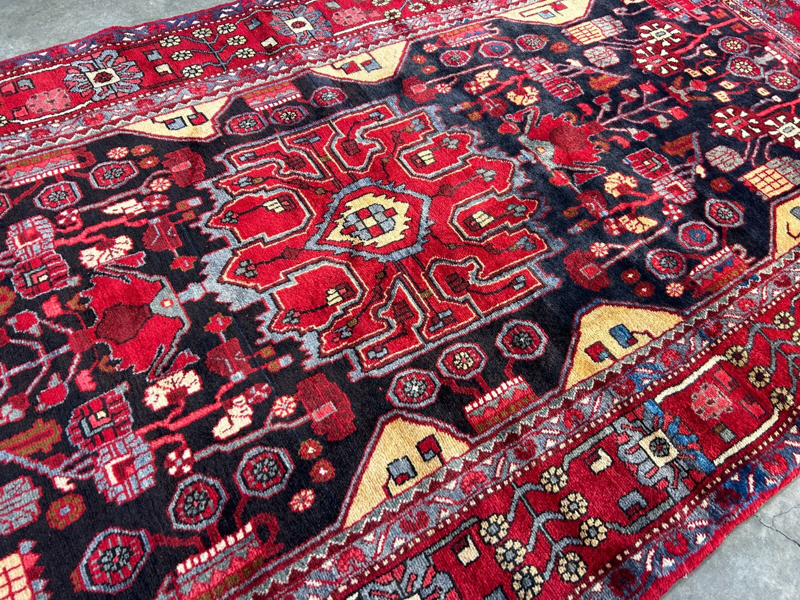 5'0" x 9'11" Hand-Knotted 100% Wool Pile Nahavande Area Rug - Carpet