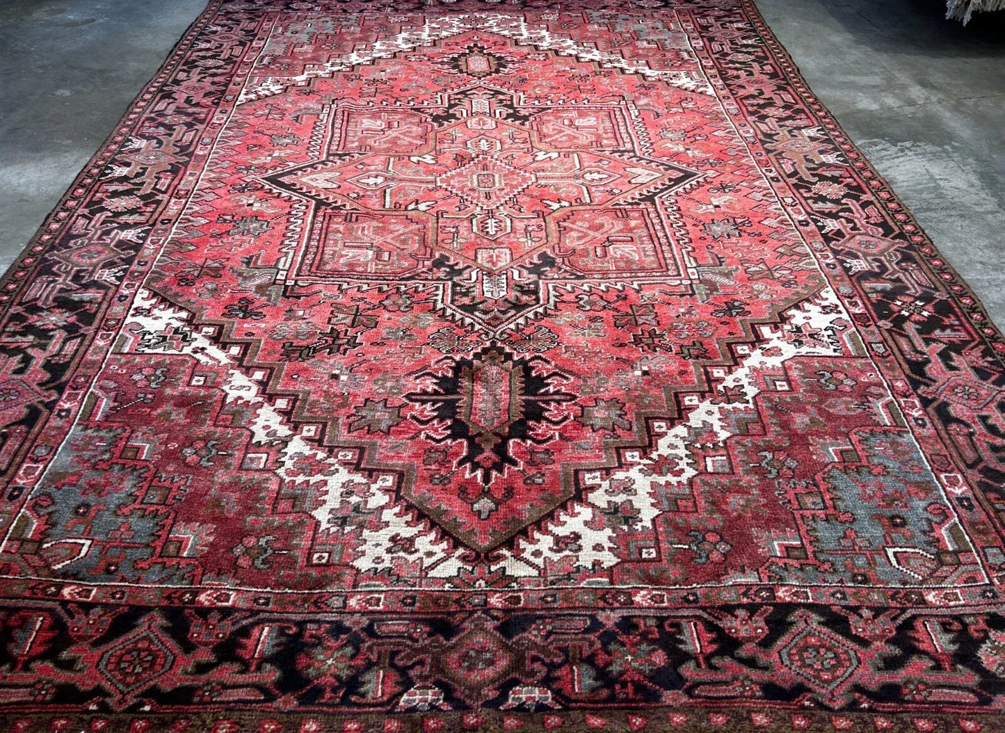 8'3" x 11'0" Hand-Knotted 100% Wool Pile Herize Area Rug - Area Carpet