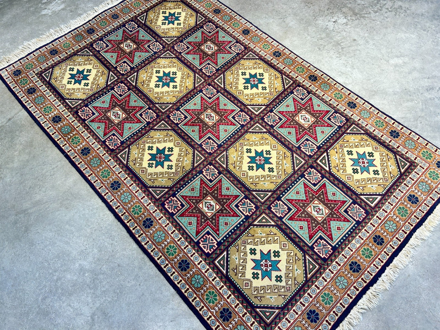 3'5"x5'4" Hand-Knotted 100% Wool Pile Tabrize Rug
