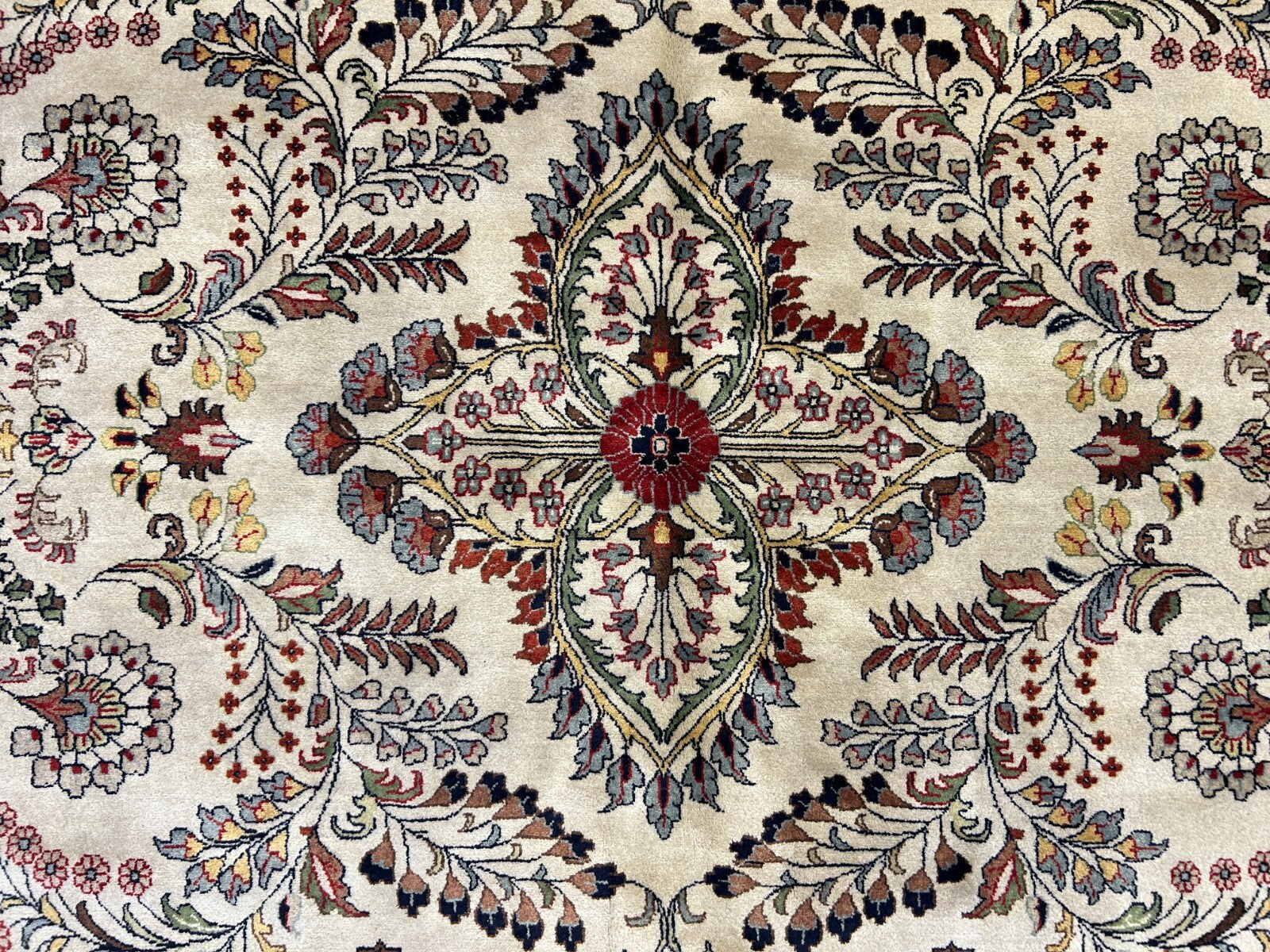 8'8"x11'8" Hand-Knotted 100% Lamb Wool Sarouke Design Carpet - Area Rug