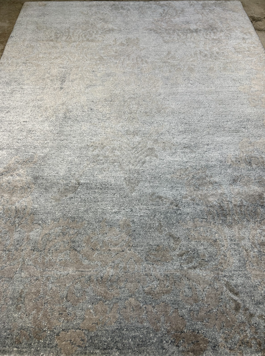 5'8"x7'10'' Hand-Knotted Wool & Silk  Pile Modern Area Rug - Carpet