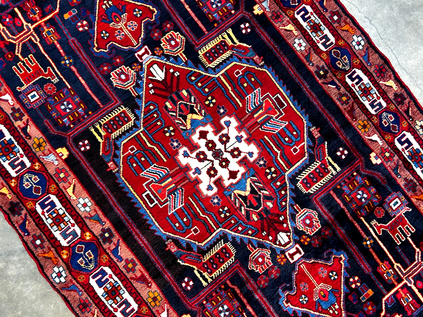 5'5" x 10'4'' Hand-Knotted 100% Lamb Wool Carpet - Nahavande Area Rug