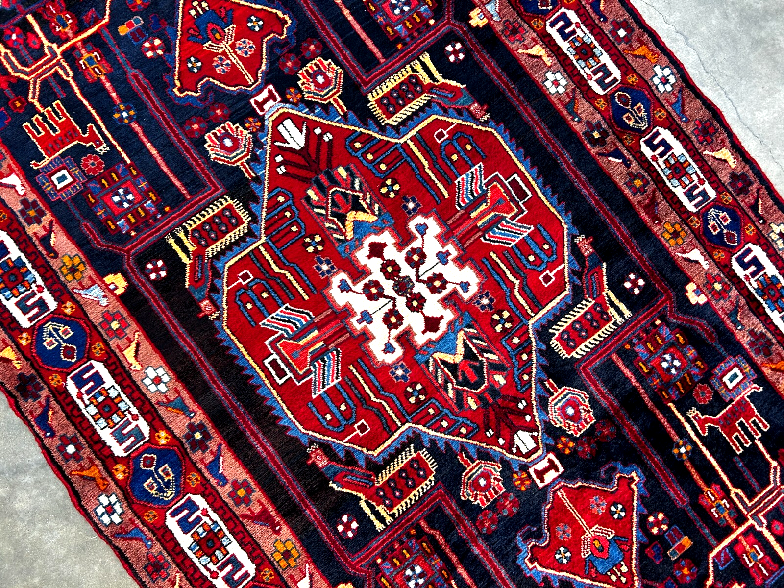 5'5" x 10'4'' Hand-Knotted 100% Lamb Wool Carpet - Nahavande Area Rug