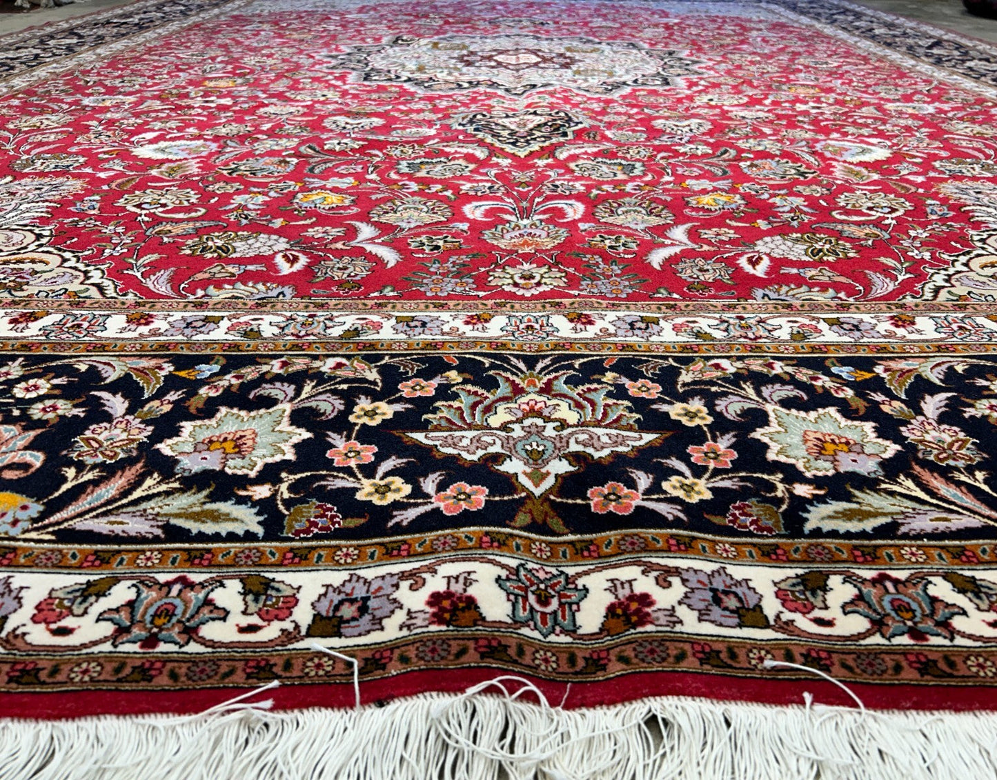 8'10"x12'11" Fine Hand-Knotted Wool & Silk Tabrize Rug