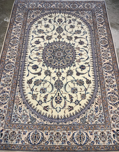 4'4"x6'4" Fine Hand-Knotted Wool & Silk Blend Naine Carpet - Area Rug