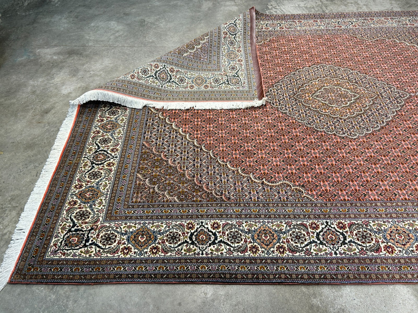 6'10"x10'1" Fine Hand-Knotted Wool & Silk Blend Tabrize Mahi Carpet - Area Rug