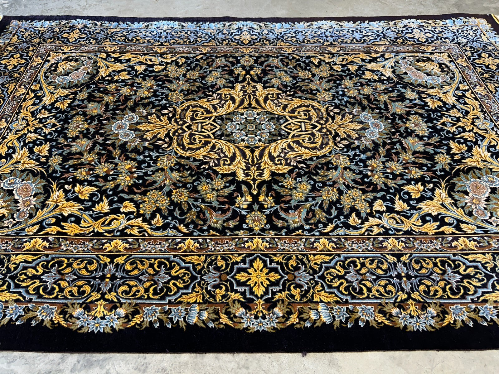 3'4"x5'2" Exquisite Extra-Fine Hand-Knotted 100% Silk Qume Area Rug