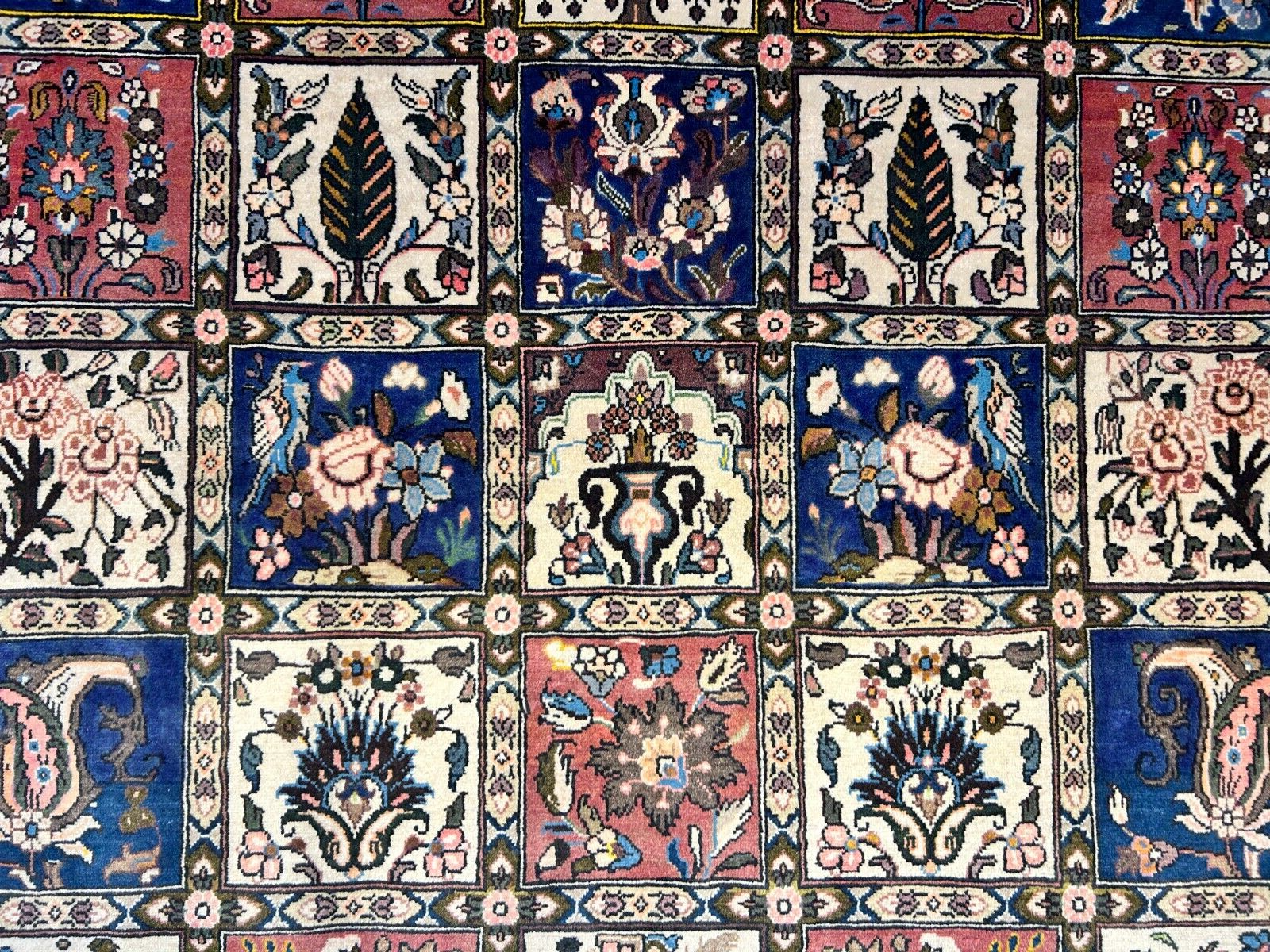 6'6"x10'0" Hand-Knotted 100% Lamb Wool Bakhtiarie Carpet - Area Rug