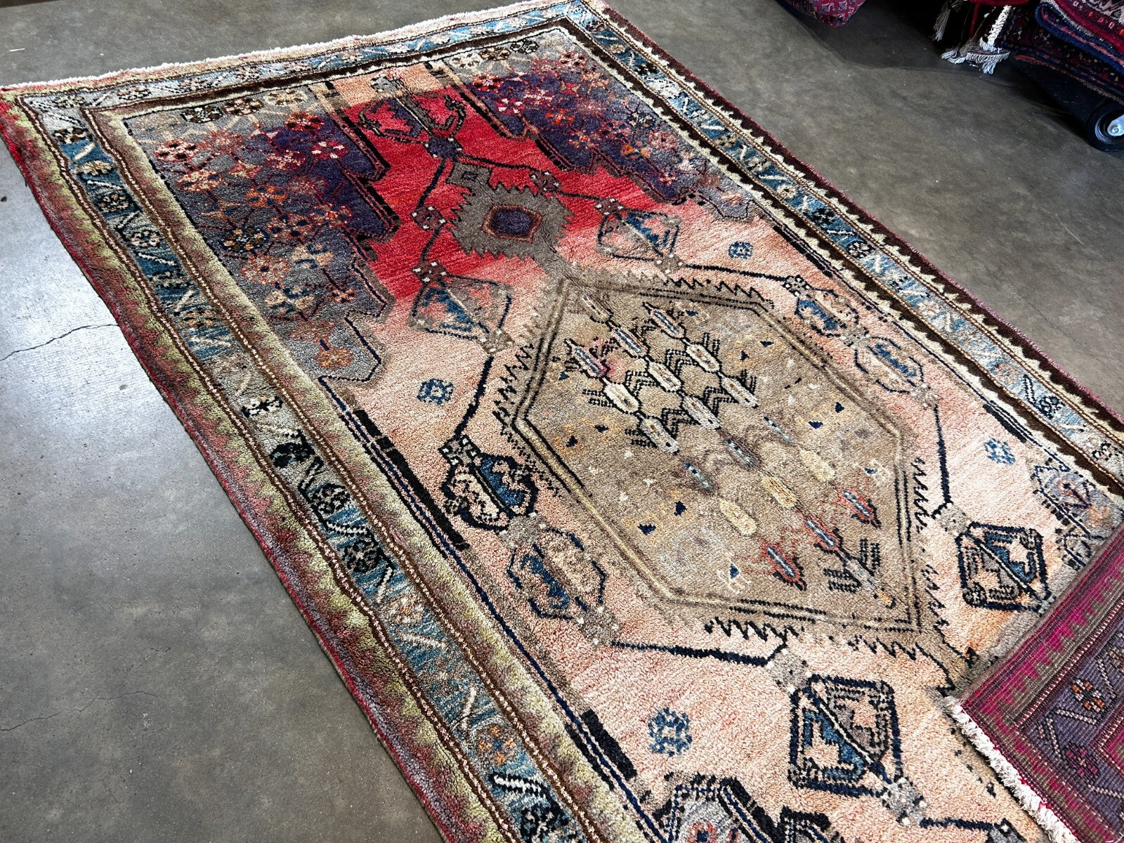 5'1" x 8'10" Hand-Knotted 100% Lamb Wool Carpet - Mousele Area Rug