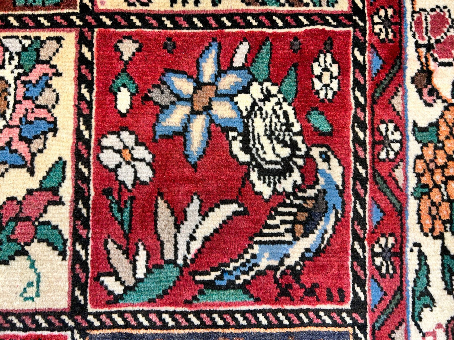 6'9"x9'5" Hand-Knotted 100% Lamb Wool Bakhtiarie Carpet - Area Rug