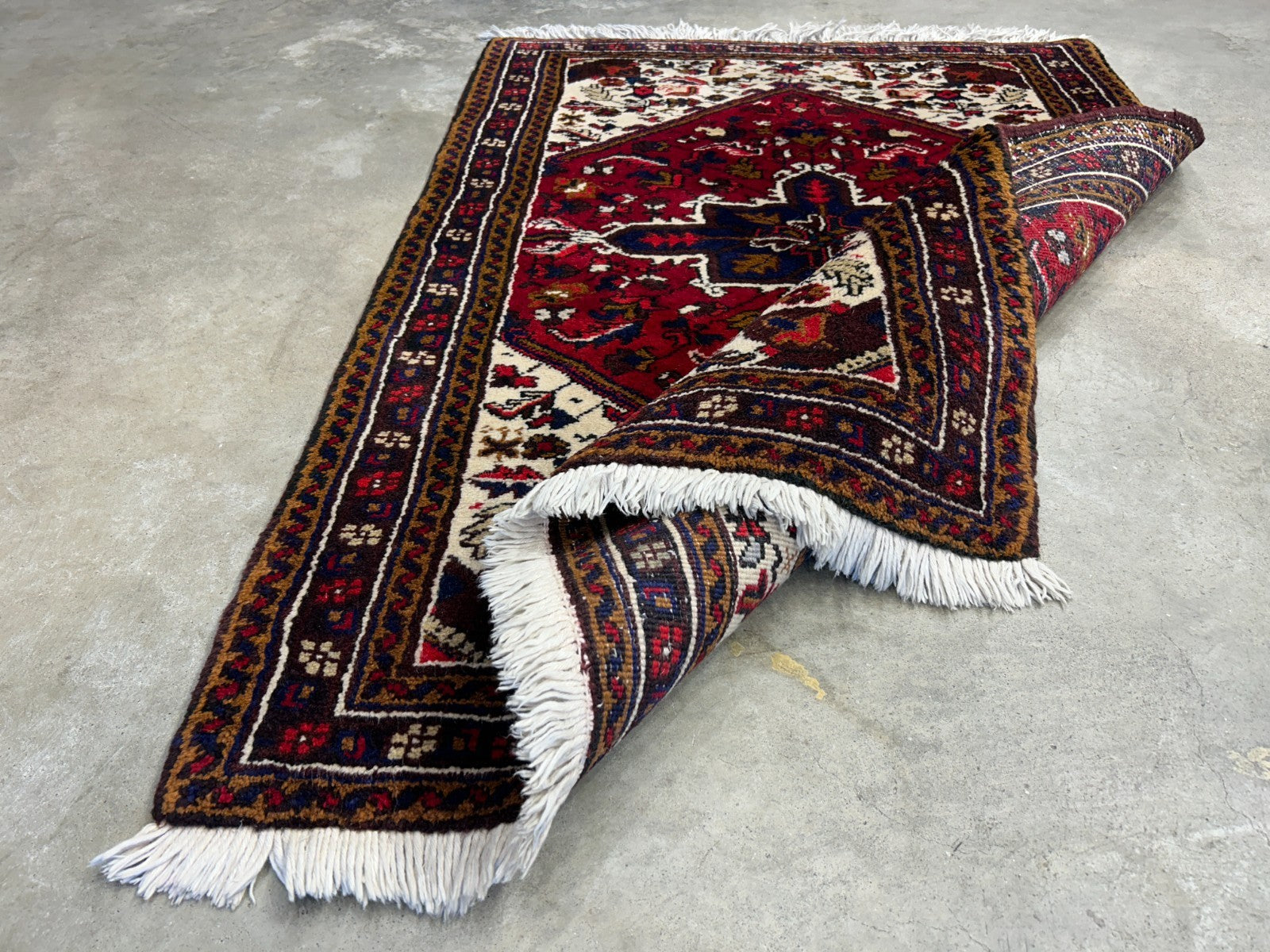 3'x4'6" Hand-Knotted 100% Wool Pile Herize Area Rug - Carpet