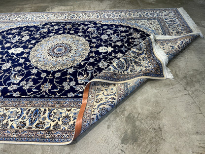 6'9"x9'10" Very Fine Hand-Knotted Wool & Silk Blend Naine Carpet - Area Rug