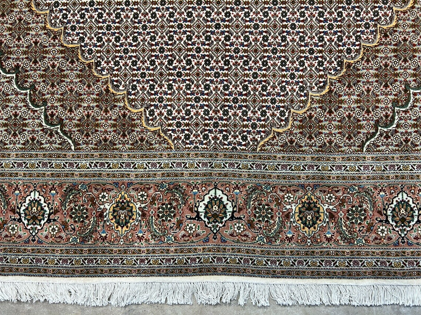 6'8"x10' Fine Hand-Knotted Wool & Silk Oriental Tabrize Rug - Area Carpet