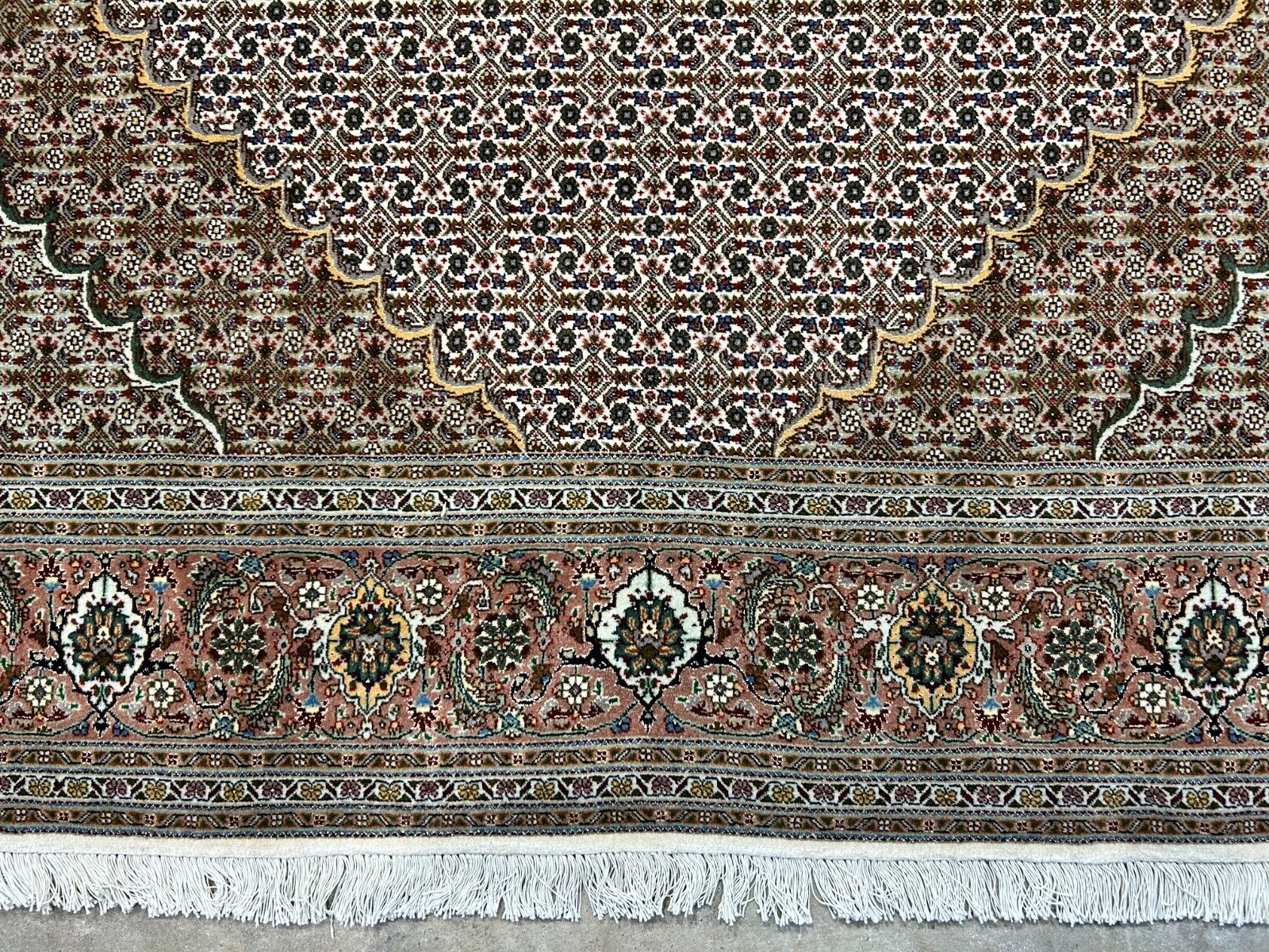 6'8"x10' Fine Hand-Knotted Wool & Silk Oriental Tabrize Rug - Area Carpet