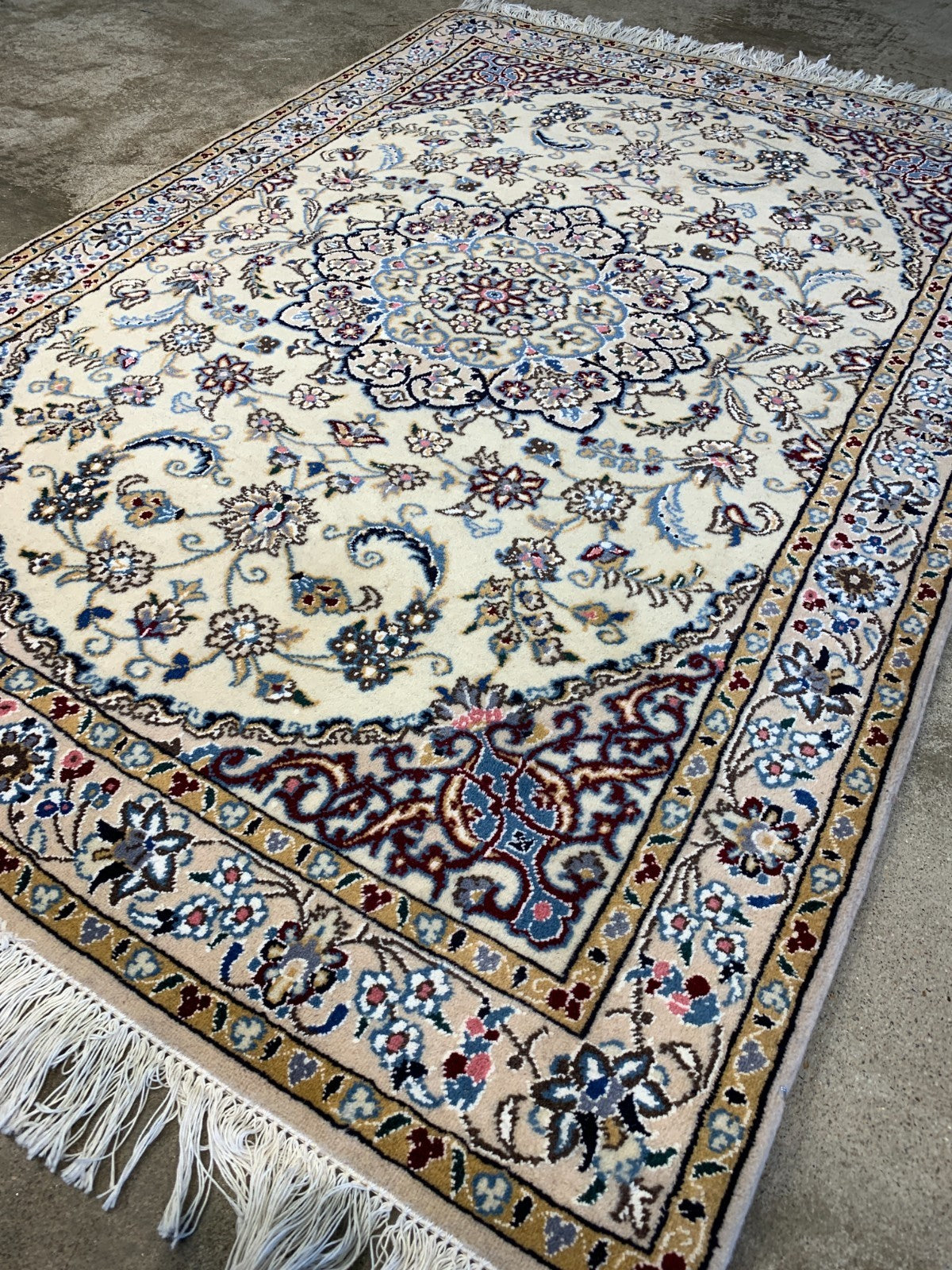 3'3"x4'10''  Very Fine Hand-Knotted Silk & Wool Naine Area Rug - Area Carpet