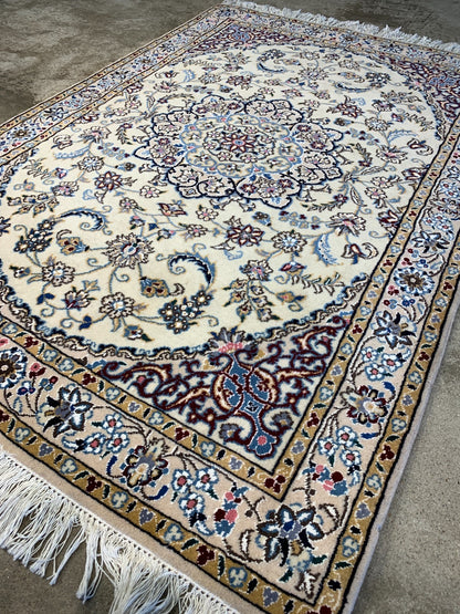 3'3"x4'10''  Very Fine Hand-Knotted Silk & Wool Naine Area Rug - Area Carpet