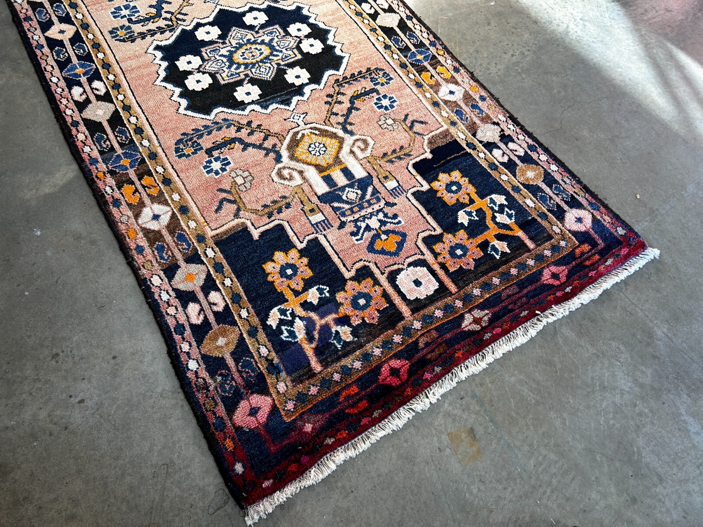 4'1" x 7'9'' Hand-Knotted 100% Wool Hamadane Area Rug