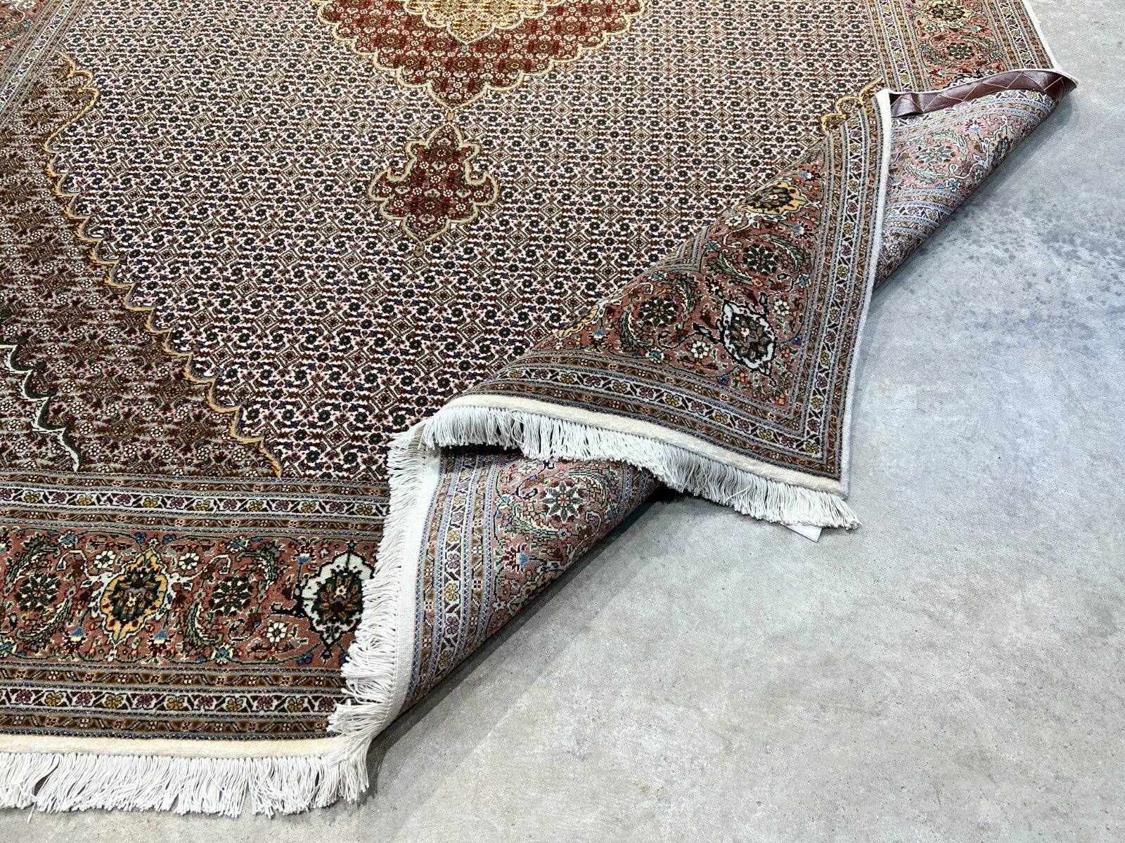 6'8"x10' Fine Hand-Knotted Wool & Silk Oriental Tabrize Rug - Area Carpet