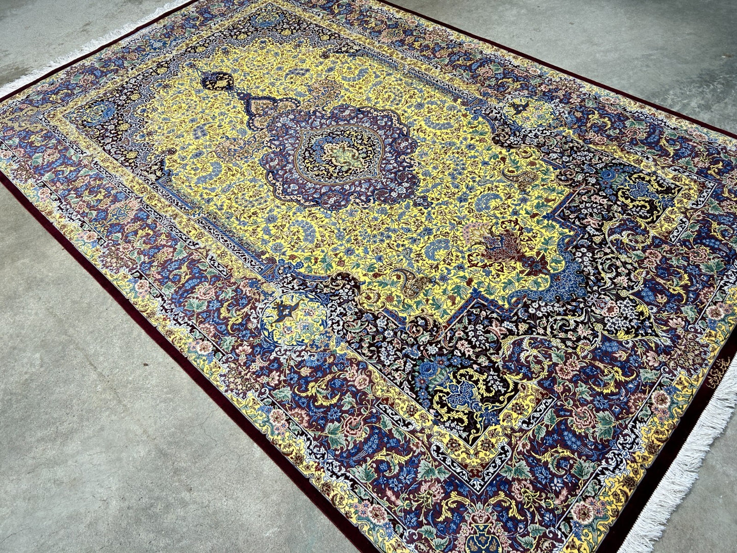 5'4"x8'2" Exquisite Extra-Fine Hand-Knotted 100% Silk Qume Carpet - Area Rug