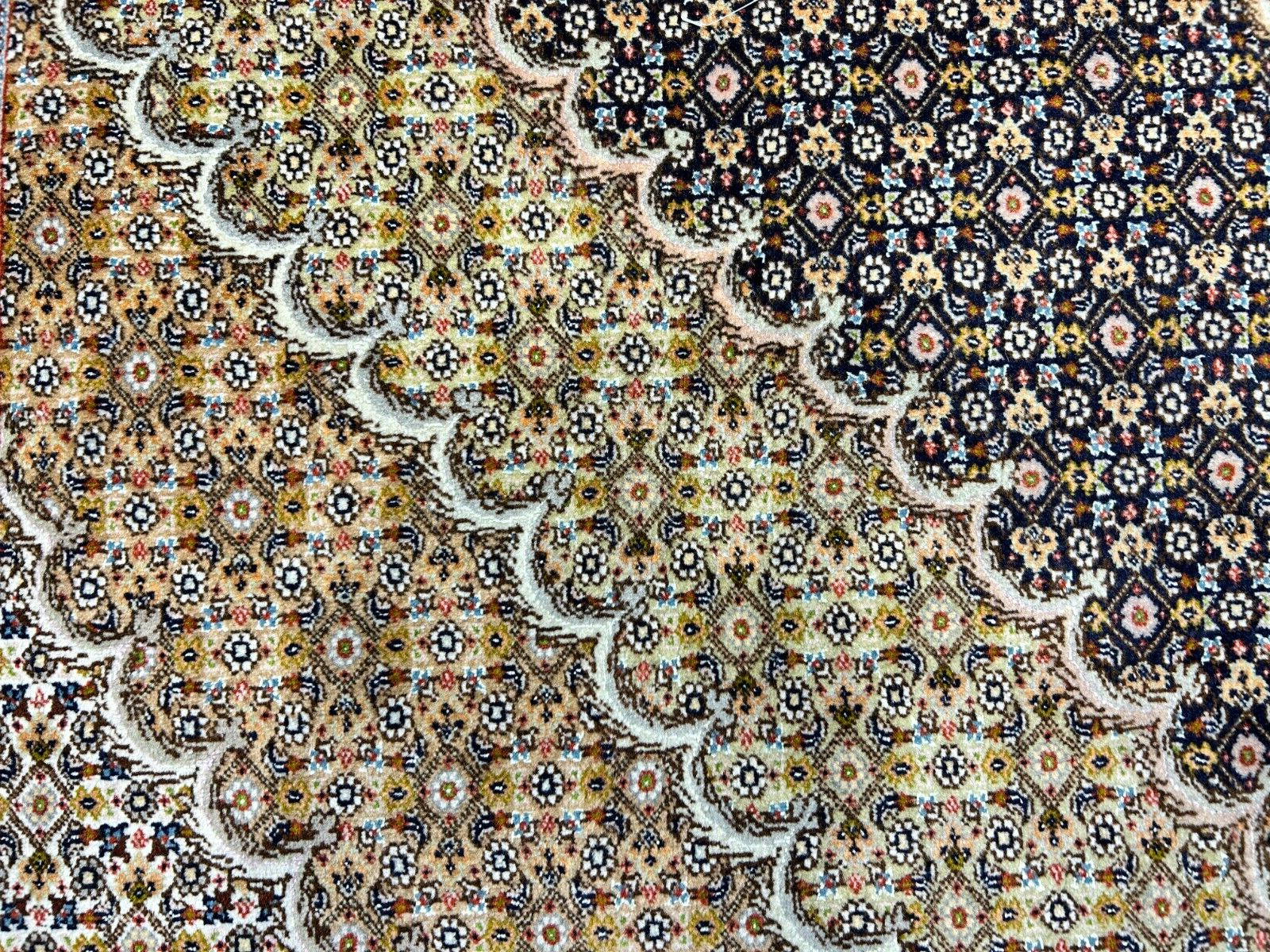 6'7"x9'9" Fine Hand-Knotted Wool & Silk Oriental Tabrize Rug - Area Carpet