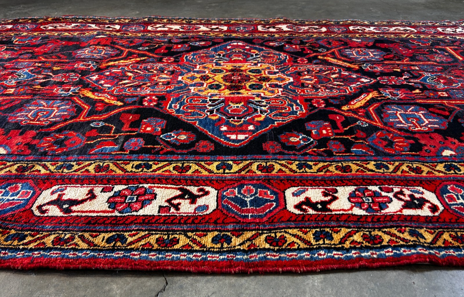 5'0" x 9'5'' Hand-Knotted 100% Lamb Wool Pile Nahavande Area Rug