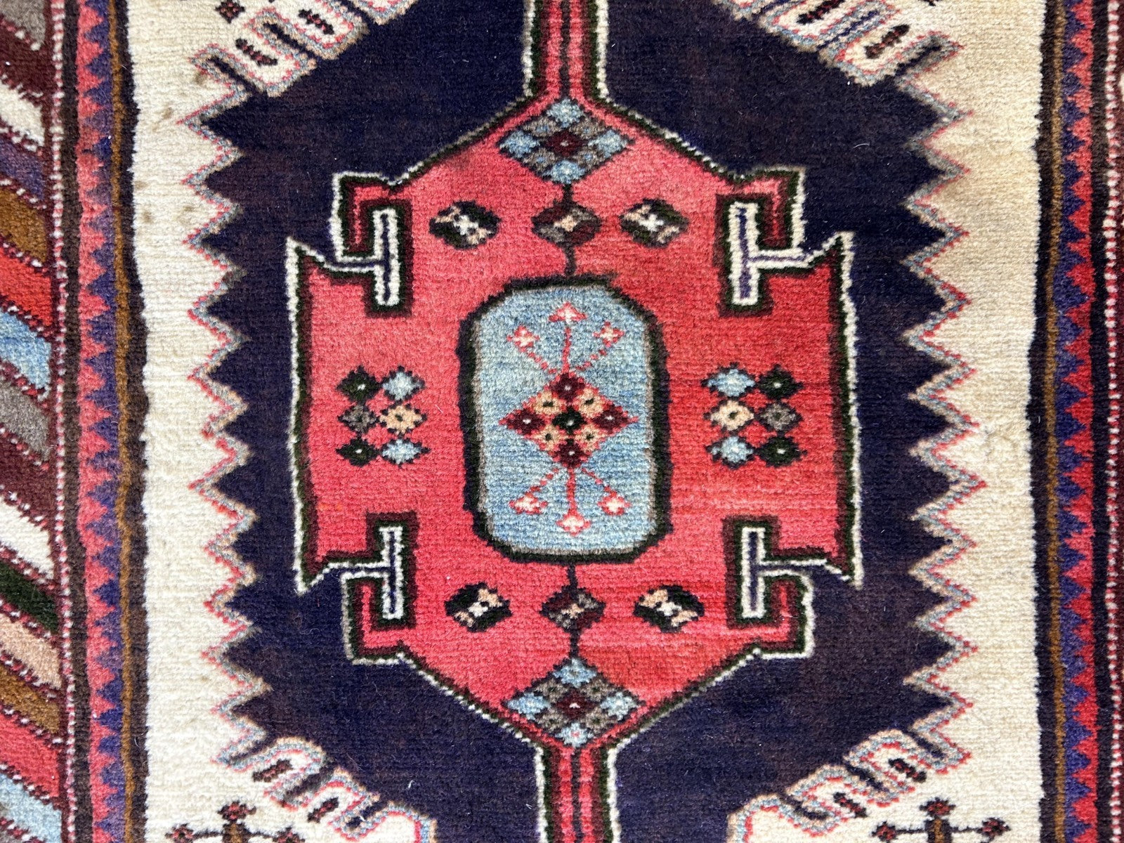 3'4"x4'9" Hand-Knotted 100% Wool Pile Hamadane Rug