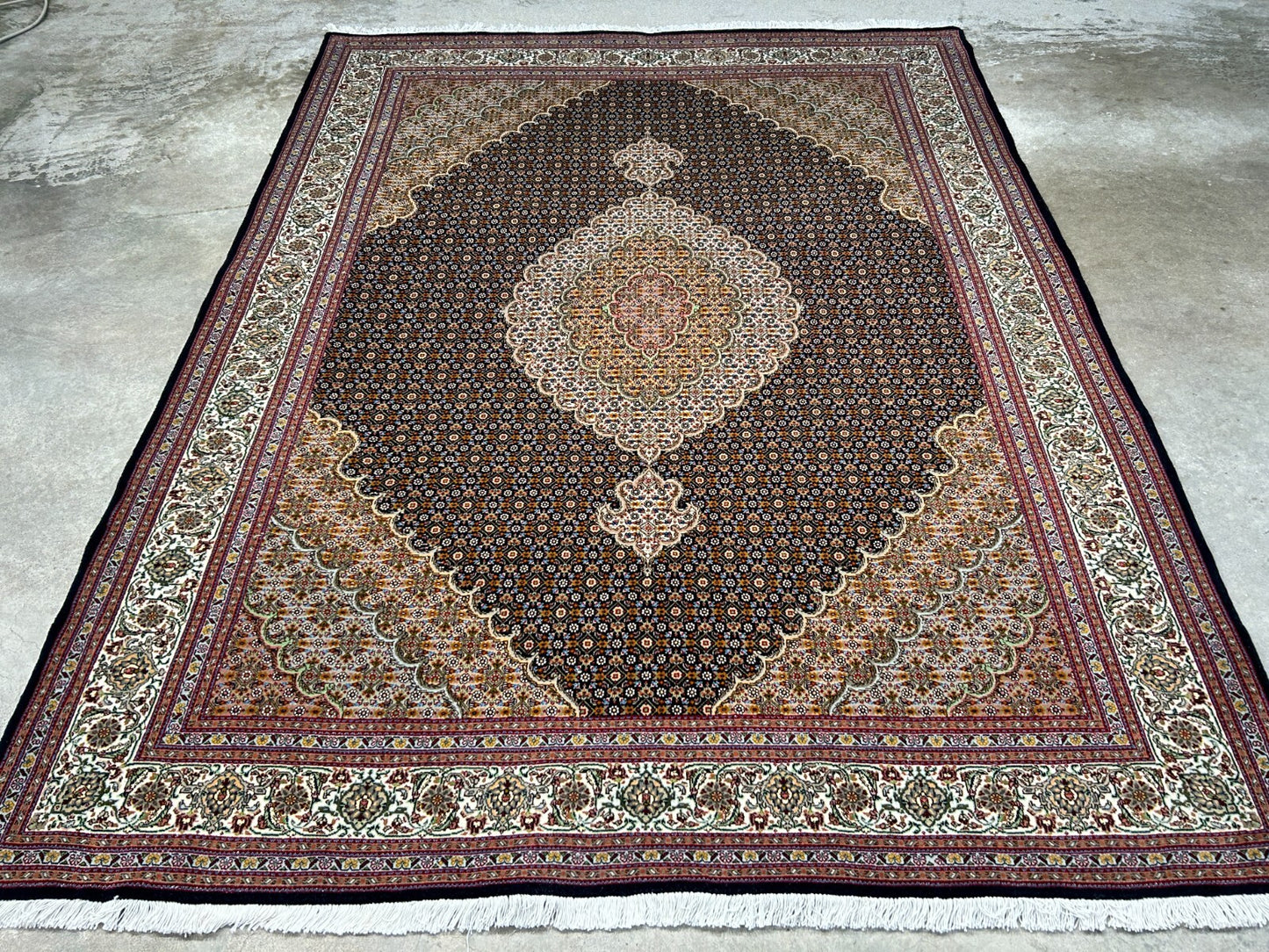 5'6"x7'8" Fine Hand-Knotted Wool & Silk Blend Tabrize Mahi Carpet - Area Rug