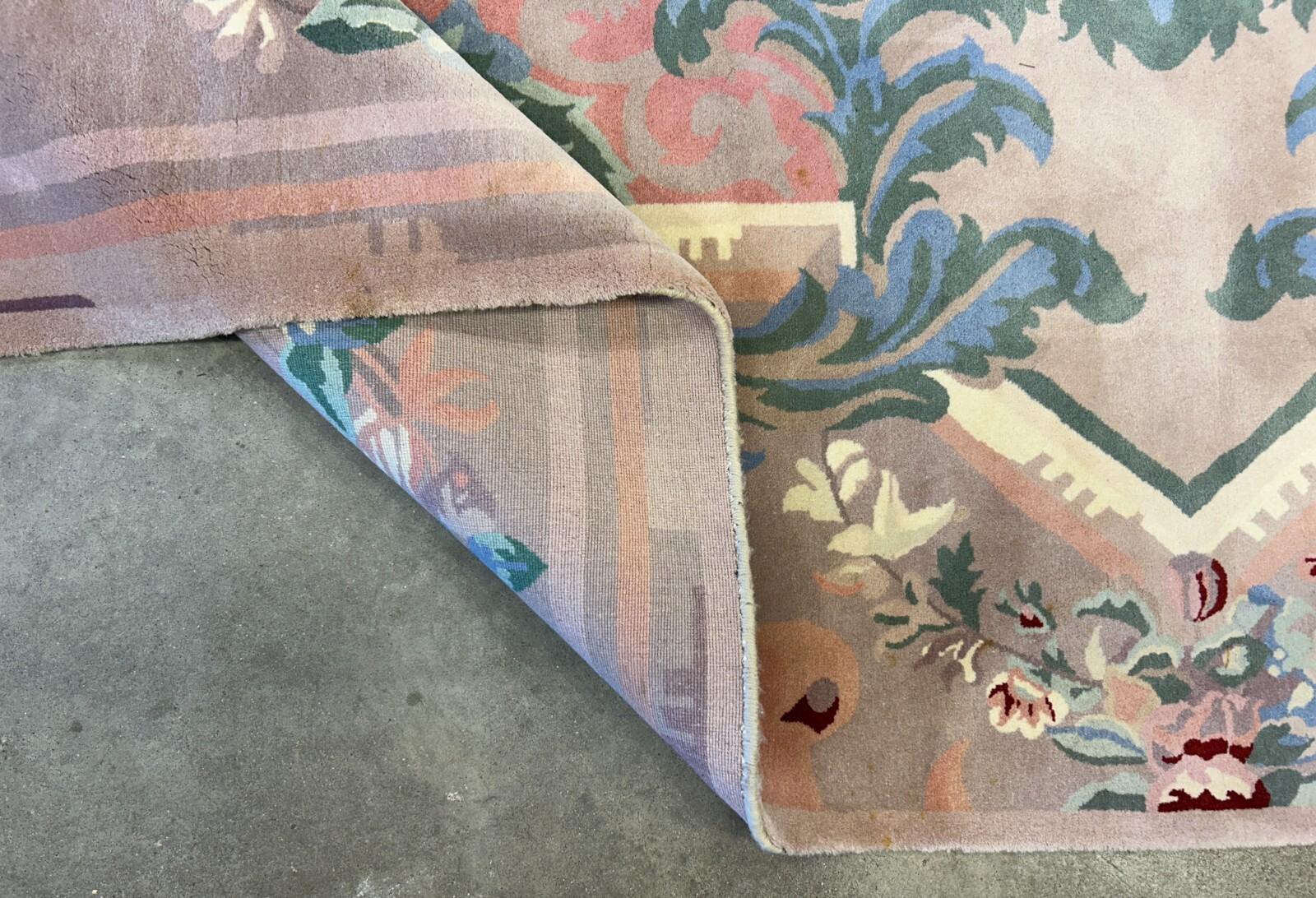 8'9"x11'10" Hand-Knotted 100% Wool Pile Oriental Rug  (Some stains on the Rug)