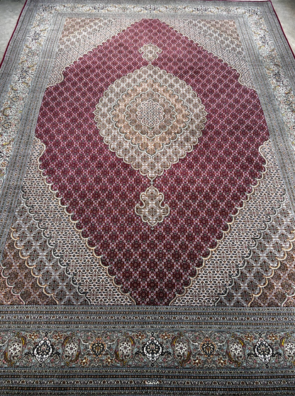 8'4"x11'6" Hand-Knotted Silk & Wool Tabrize Fish Style Area Rug - Carpet