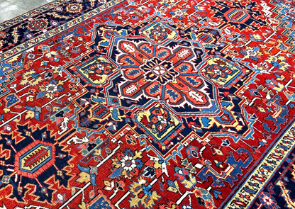 Collector Item - 8'x11'4" Antique Fine Lamb Wool Hand-knotted Serapie Rug