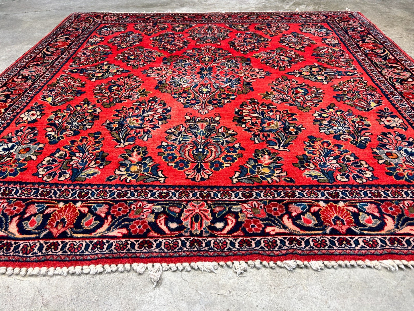 Collector Antique - 4'x4' Hand-Knotted 100% Wool Pile Sarouke Rug