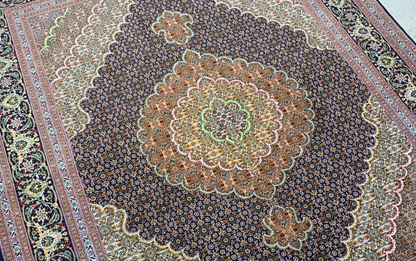 4'10"x6'4" Fine Hand-Knotted Wool & Silk Blend Tabrize Mahi Carpet - Area Rug