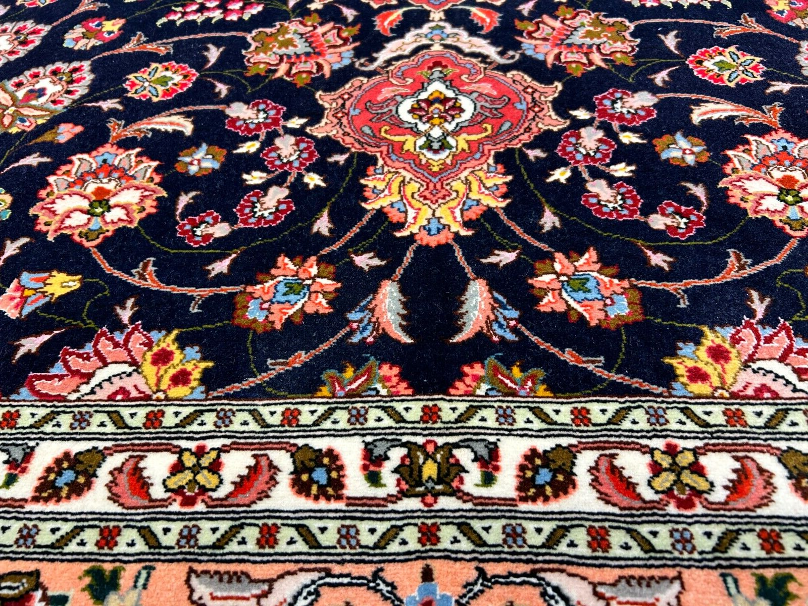 6'5"x6'7" Fine Hand-Knotted Wool & Silk Tabrize Rug - Area Carpet