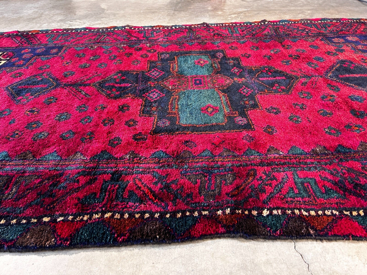 4'10" x 8'10" Hand-Knotted 100% Wool Pile Hamadane Area Rug - Carpet