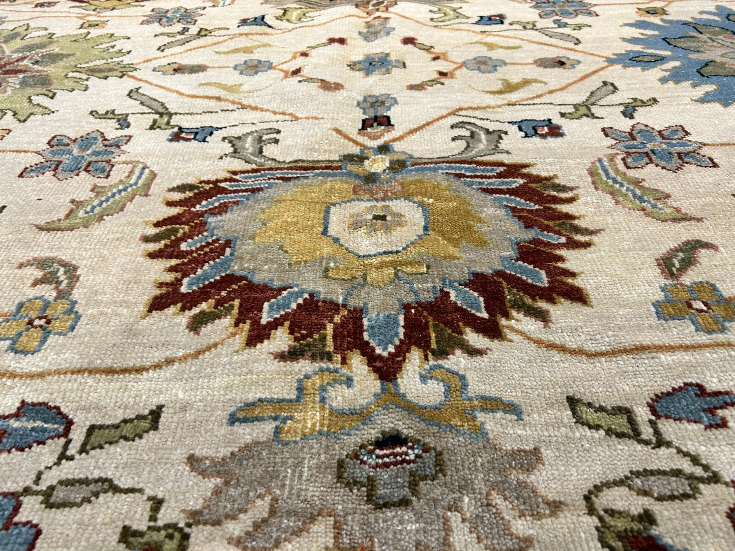 8' x 9'10" Hand-Knotted 100% Wool Carpet - Indian Mahal Area Rug