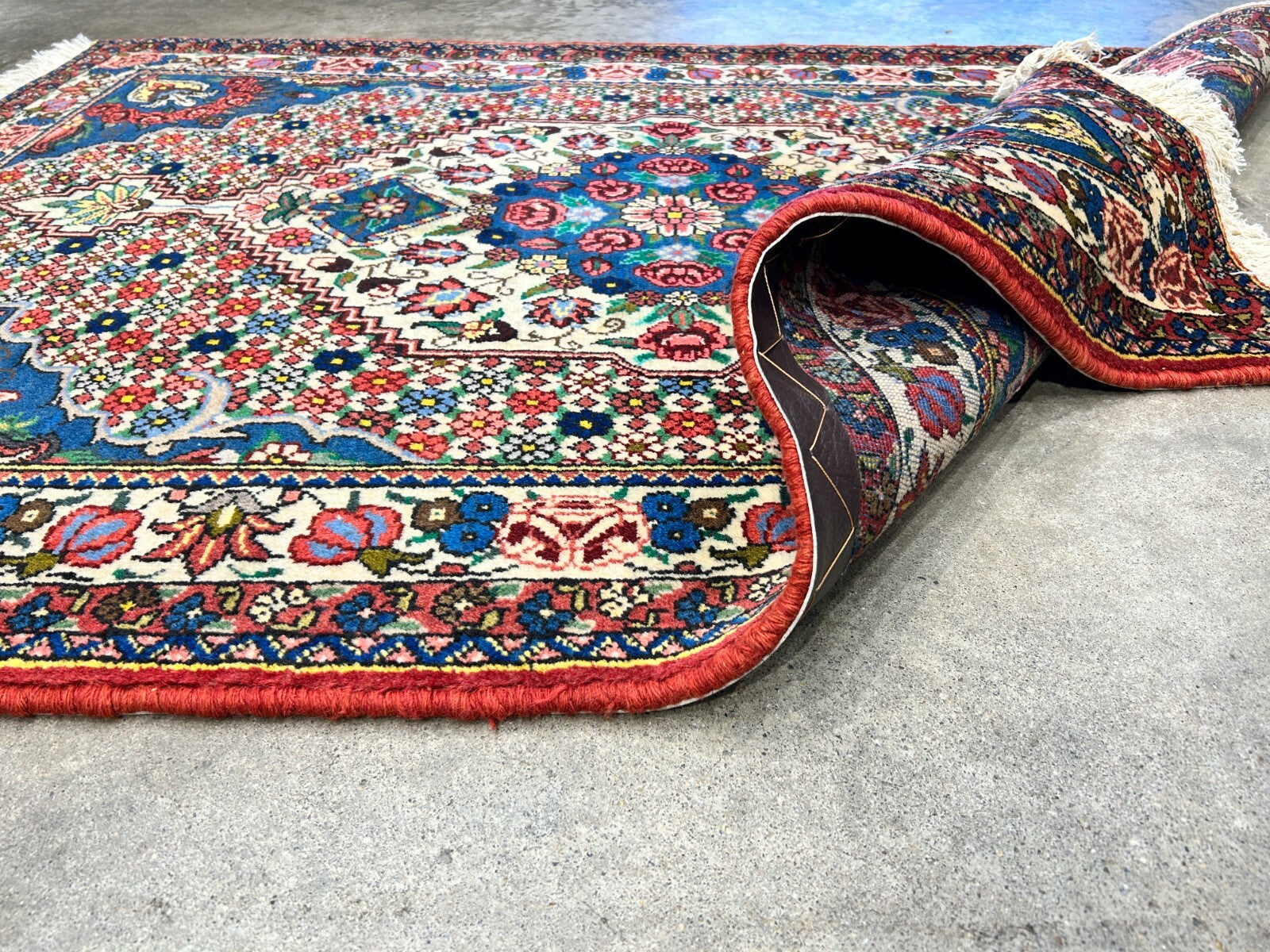 3'5"x4'11" Hand-Knotted 100% Lamb Wool Bakhtiarie Area Rug