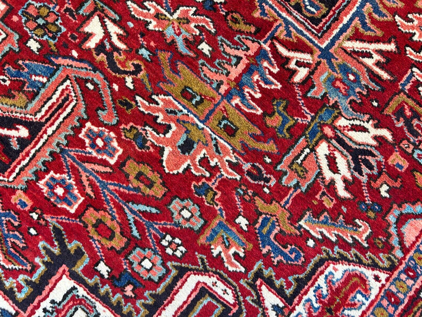 7'10"x11'4" Hand-Knotted 100% Wool Pile Herize Rug