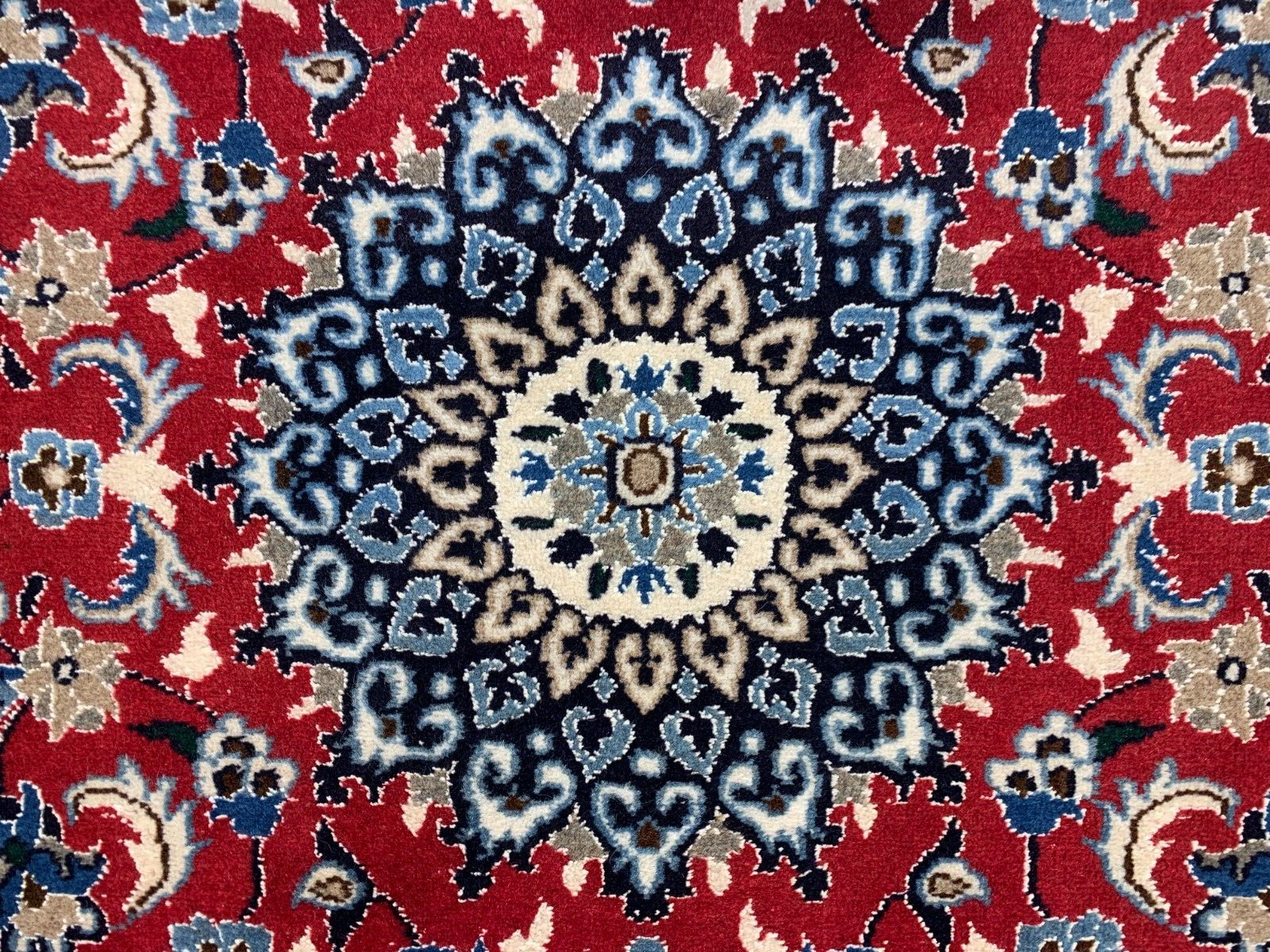 3'x4'5" Fine Hand-Knotted Wool & Silk Blend Naine Carpet - Area Rug