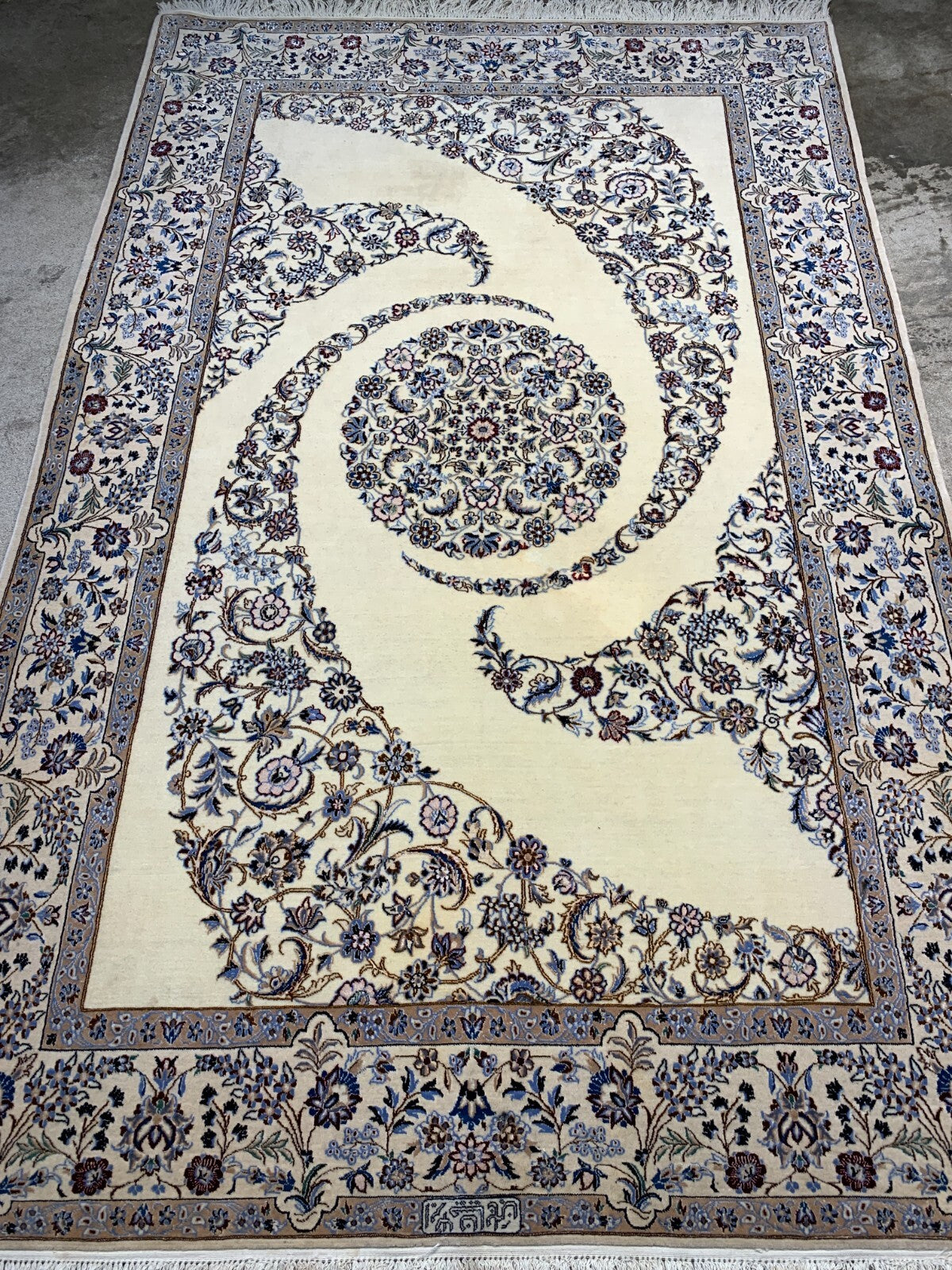 4'4"x6'8" Very Fine Hand-Knotted Wool & Silk Blend Naine Carpet - Area Rug