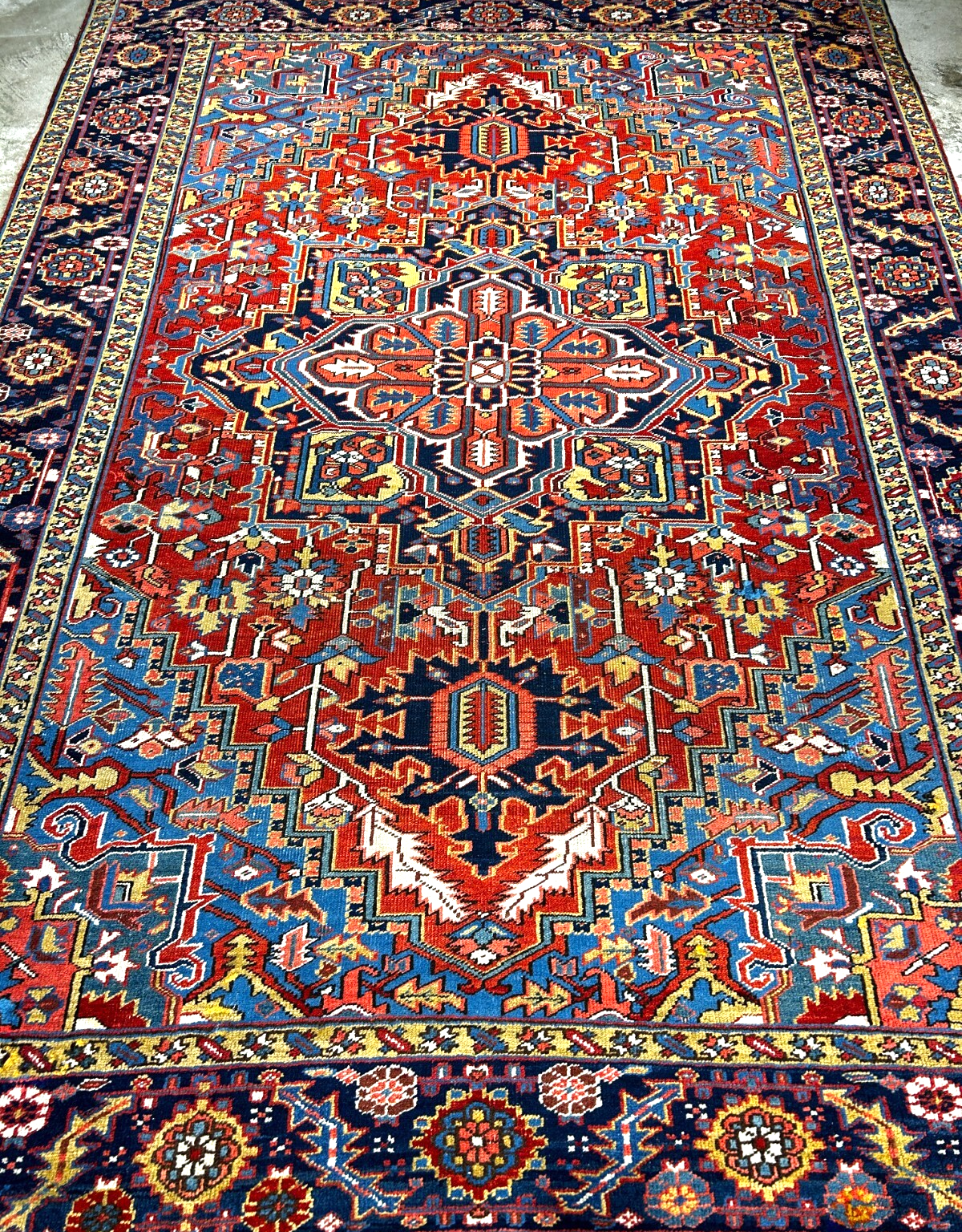 Collector Item - 8'x11'4" Antique Fine Lamb Wool Hand-knotted Serapie Rug