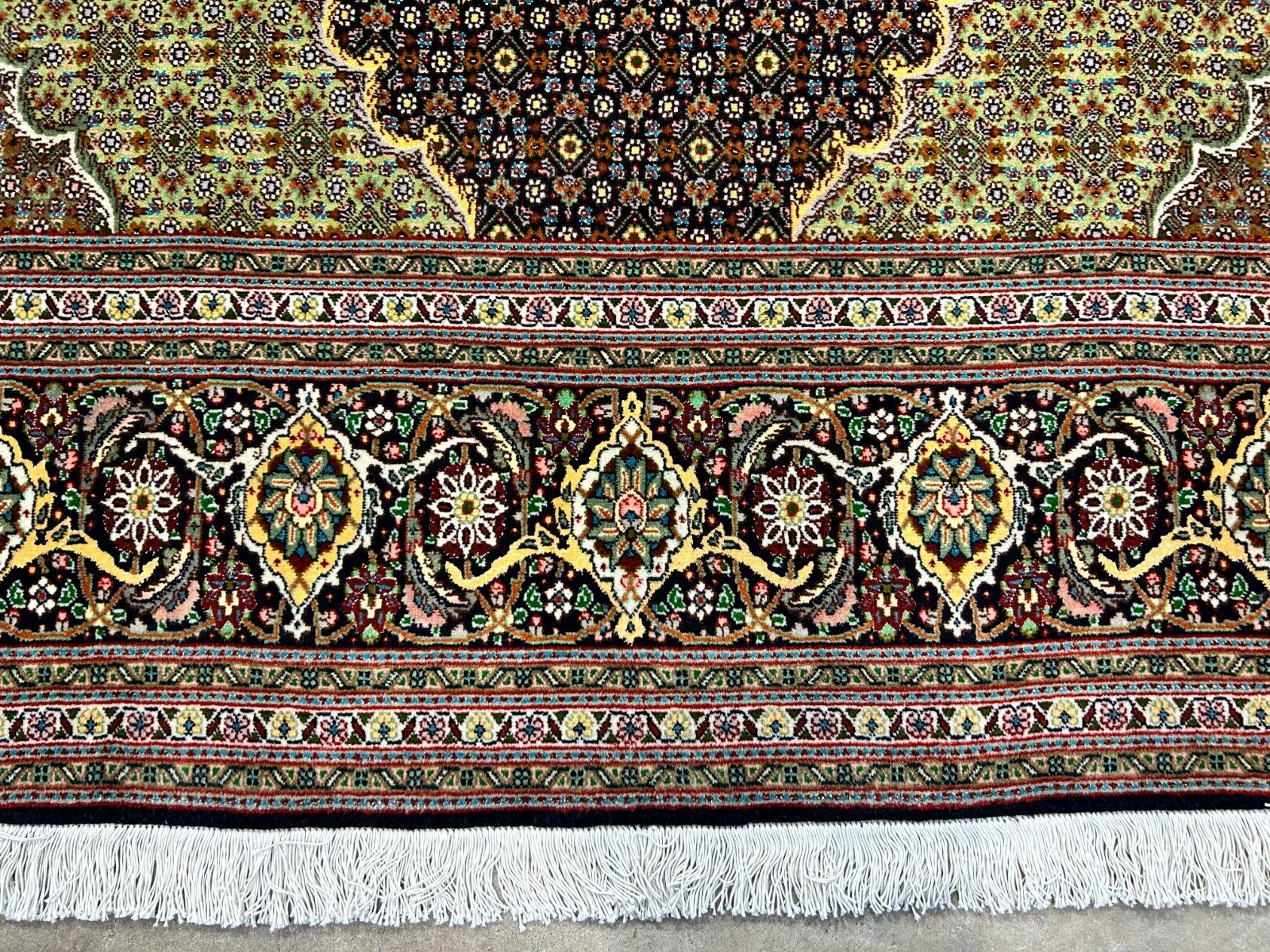 6'8"x10'2" Fine Hand-Knotted Wool & Silk Oriental Tabrize Rug - Area Carpet