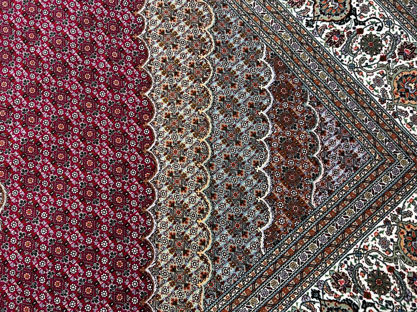 8'2"x11'6" Fine Hand-Knotted Wool & Silk Oriental Rug - Area Carpet