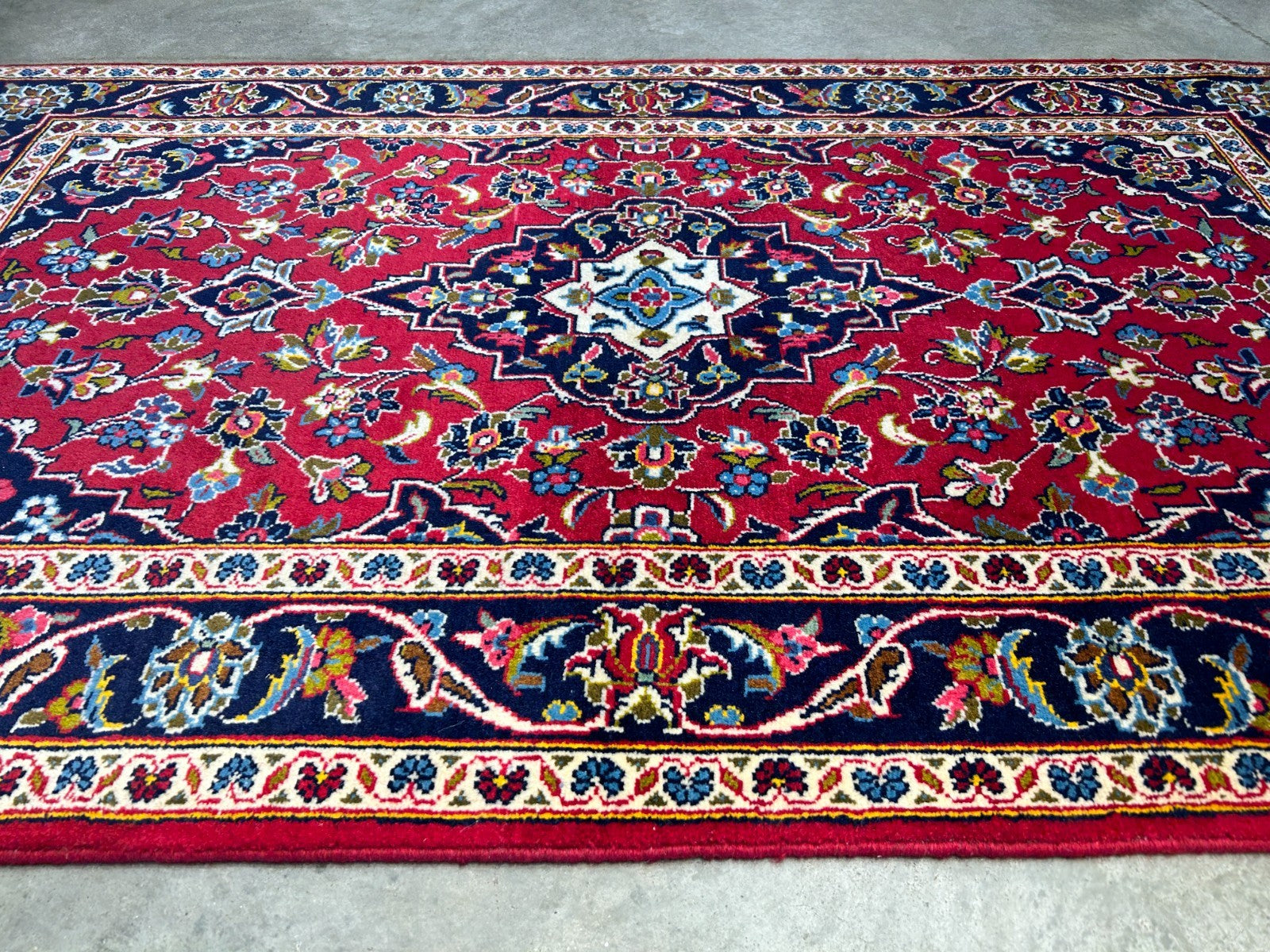 3'3"x5'6'' Hand-Knotted 100% Wool Persiane Kashane Area Rug