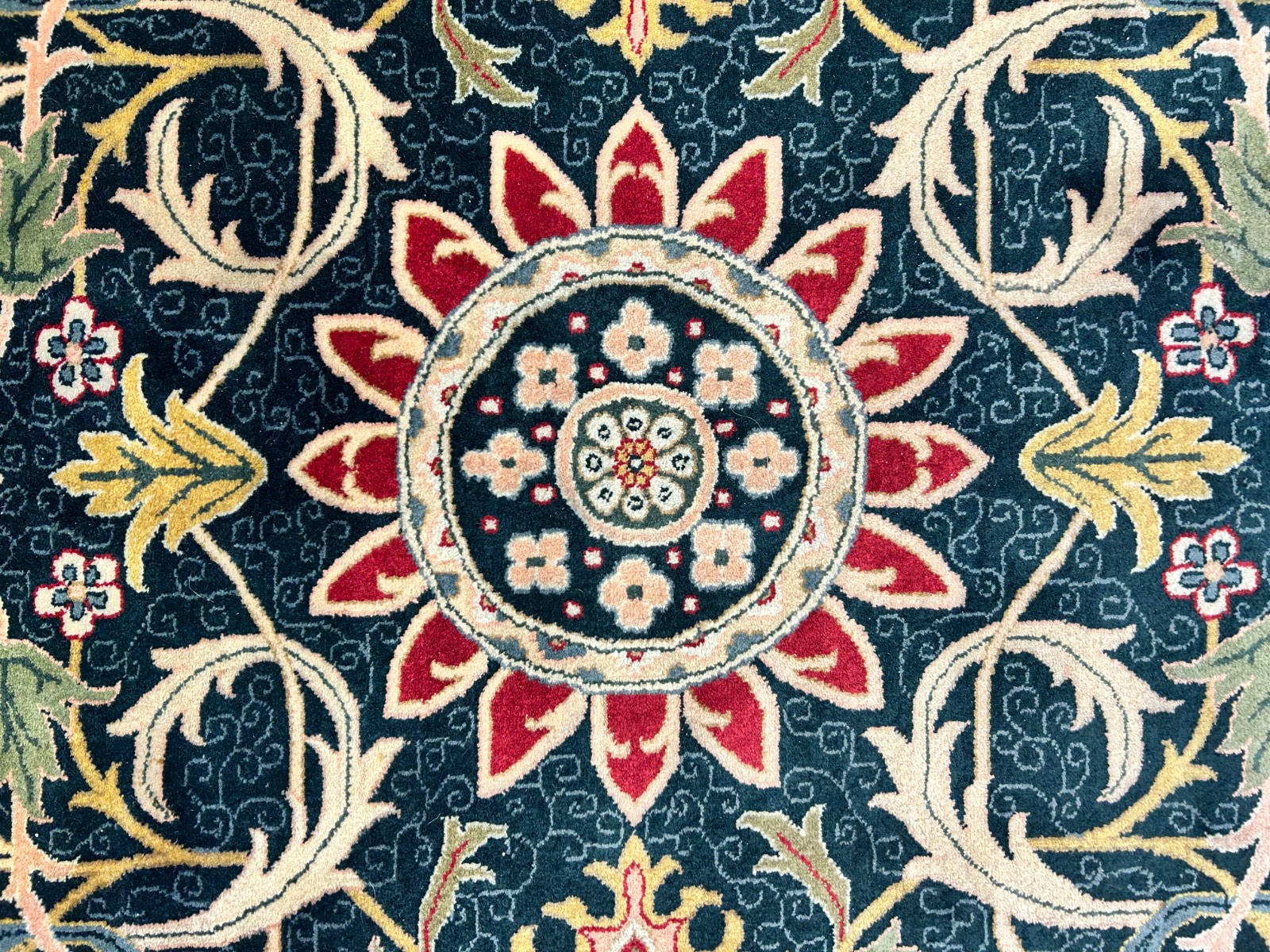 9'x12' Hand-Knotted 100% Wool Pile Oriental Rug