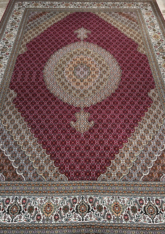 8'2"x11'6" Fine Hand-Knotted Wool & Silk Oriental Rug - Area Carpet